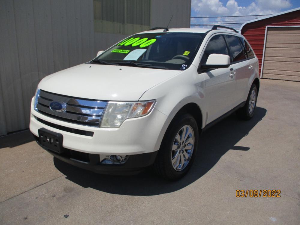 2007 WHITE Ford Edge SEL Plus FWD (2FMDK39C07B) with an 3.5L V6 DOHC 24V engine, 6-Speed Automatic Overdrive transmission, located at 2001 E. Lancaster, Ft. Worth, 76103, (817) 336-7000, 32.746181, -97.301018 - Photo #3