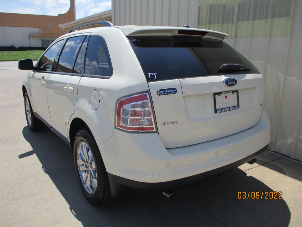2007 WHITE Ford Edge SEL Plus FWD (2FMDK39C07B) with an 3.5L V6 DOHC 24V engine, 6-Speed Automatic Overdrive transmission, located at 2001 E. Lancaster, Ft. Worth, 76103, (817) 336-7000, 32.746181, -97.301018 - Photo #6