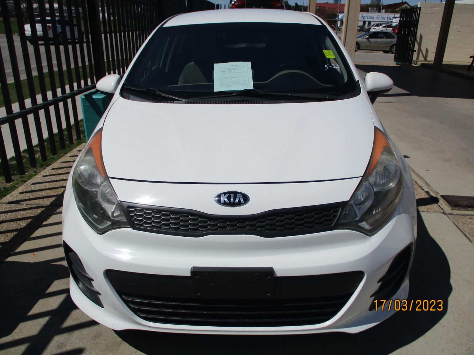 2016 Kia Rio5 LX 6M (KNADM5A39G6) with an 1.6L L4 DOHC 16V engine, 6-Speed Manual transmission, located at 2001 E. Lancaster, Ft. Worth, 76103, (817) 336-7000, 32.746181, -97.301018 - Photo #3