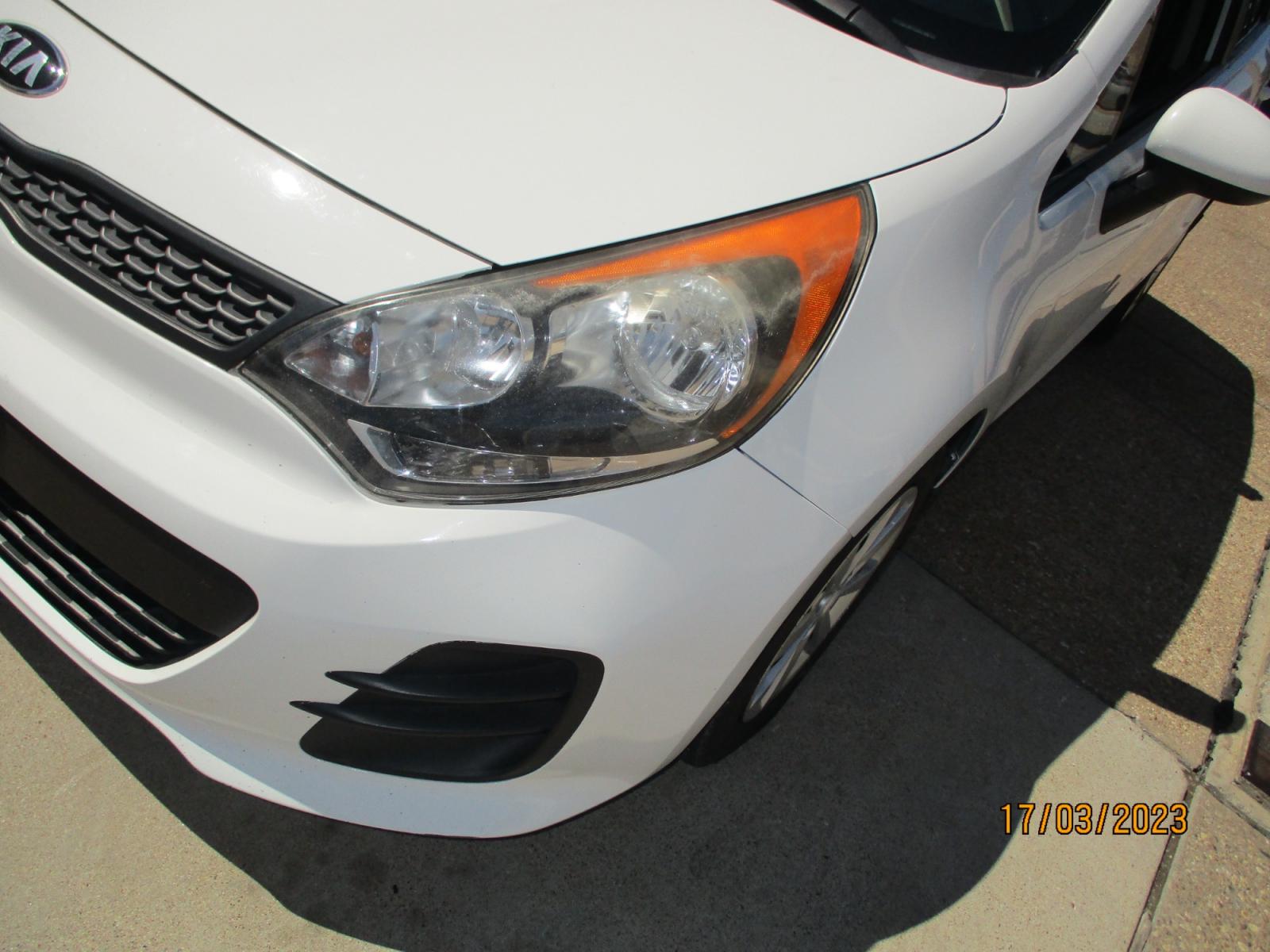 2016 Kia Rio5 LX 6M (KNADM5A39G6) with an 1.6L L4 DOHC 16V engine, 6-Speed Manual transmission, located at 2001 E. Lancaster, Ft. Worth, 76103, (817) 336-7000, 32.746181, -97.301018 - Photo #4