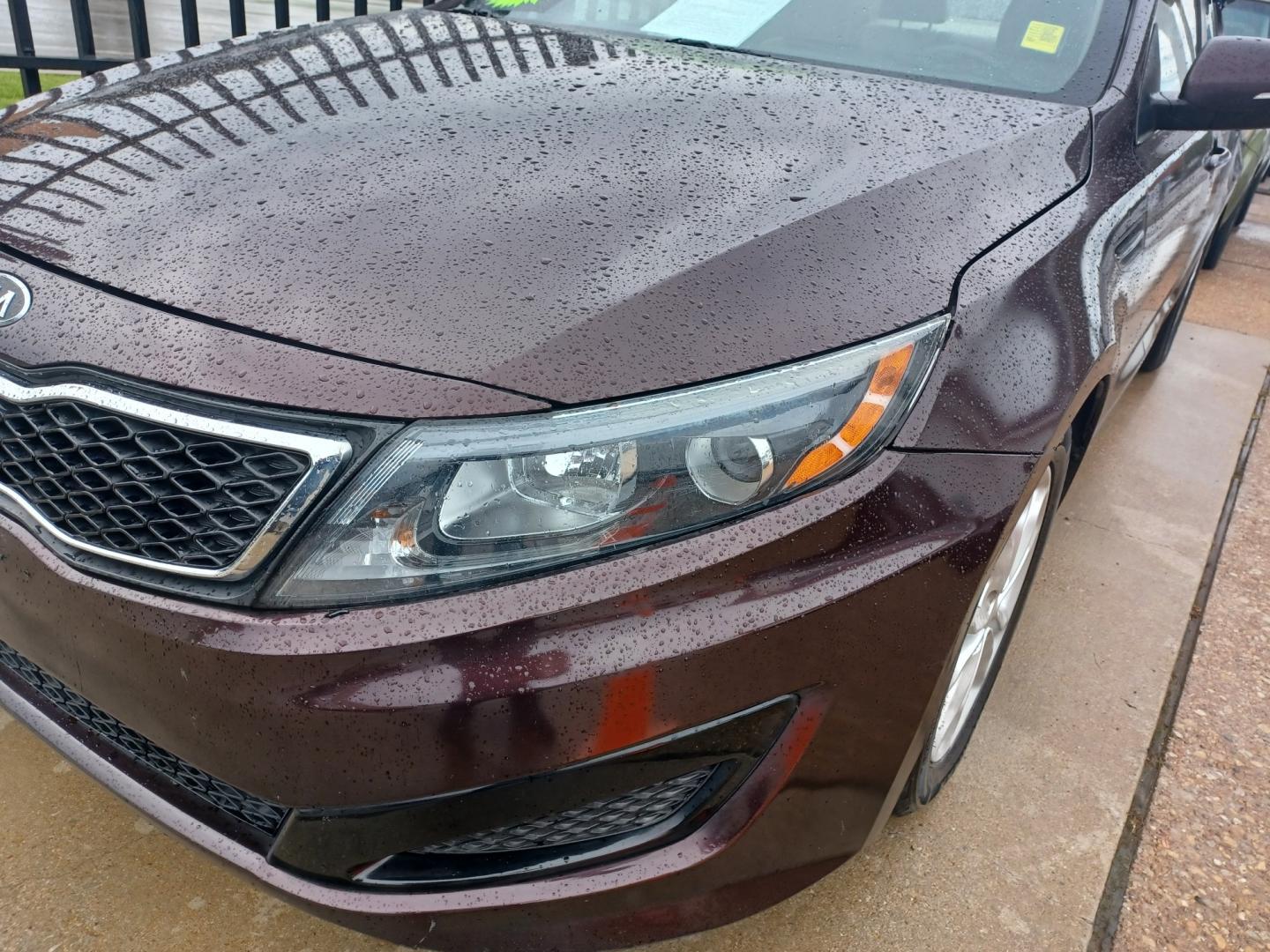 2013 MAROON Kia Optima LX MT (5XXGM4A72DG) with an 2.4L L4 DOHC 16V engine, 5-Speed Manual transmission, located at 2001 E. Lancaster, Ft. Worth, 76103, (817) 336-7000, 32.746181, -97.301018 - Photo#4