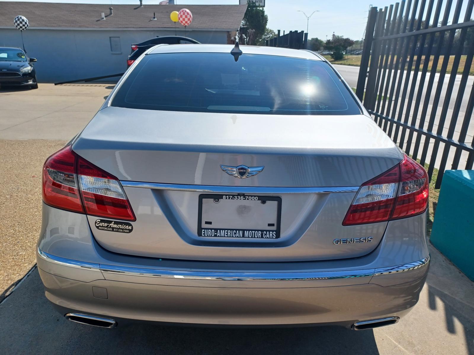 2012 Hyundai Genesis 3.8L (KMHGC4DD6CU) with an 3.8L V6 DOHC 24V engine, 6-Speed Automatic transmission, located at 2001 E. Lancaster, Ft. Worth, 76103, (817) 336-7000, 32.746181, -97.301018 - Photo #6